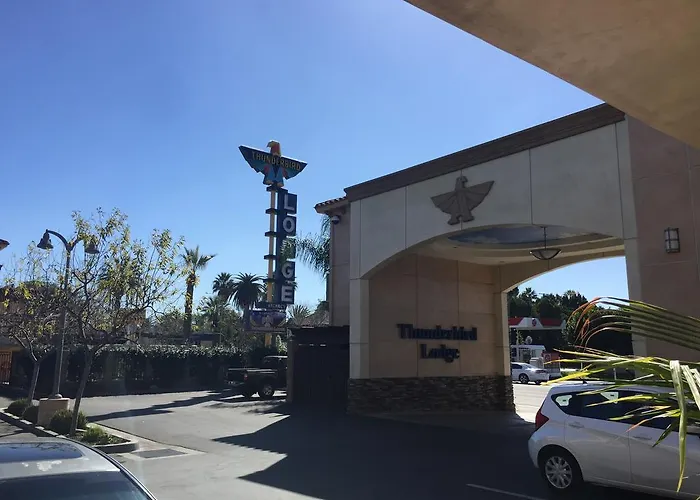 Thunderbird Lodge